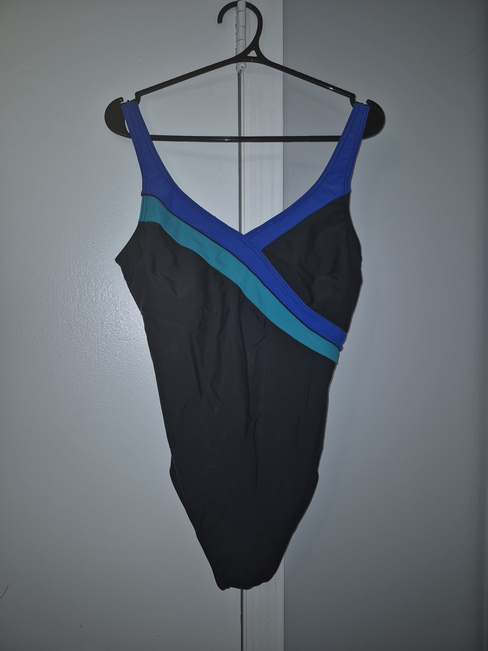 Sport+ Colorblock One-Piece Swimsuit in Black with Blue and Teal Accents Size 14